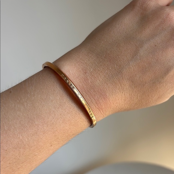 Daniel Wellington Gold Cuff Bracelet and ring - Picture 3 of 7